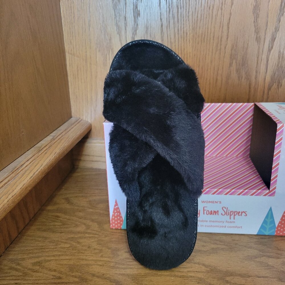 Women's Totes Toasties Black Faux Fur Memory Foam Slippers 9-10 New